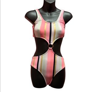 Venus One Piece Swim Suit Size 6/Small